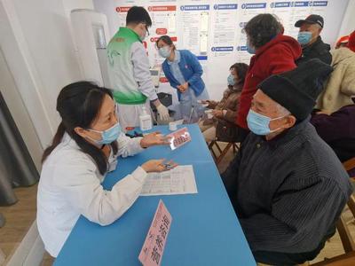 長(zhǎng)寧區(qū)學(xué)雷鋒義診活動(dòng)如火如荼，健康信息咨詢(xún)溫暖人心